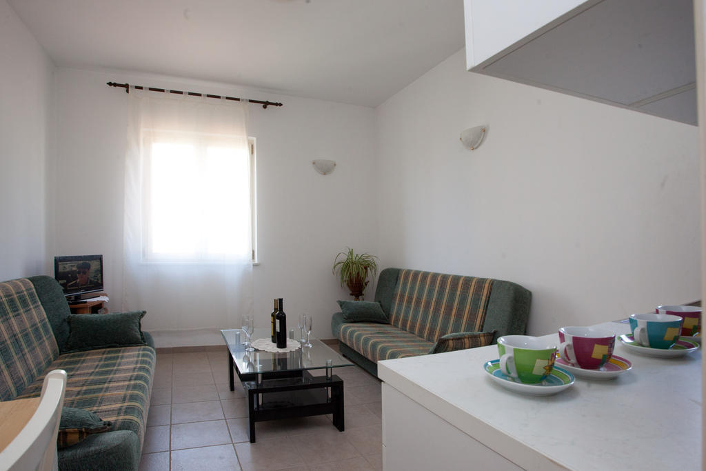 Yacht Beach Apartments Kastela Ruang foto