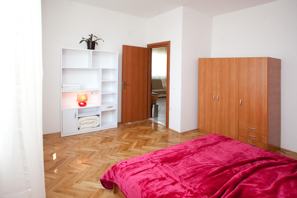 Yacht Beach Apartments Kastela Ruang foto