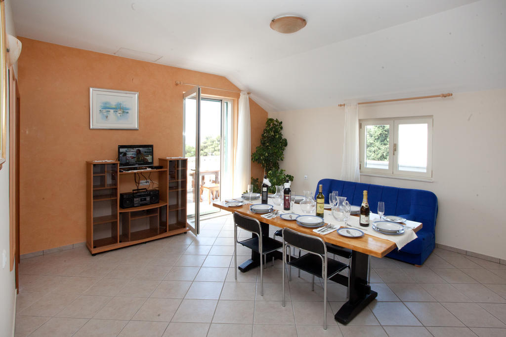 Yacht Beach Apartments Kastela Ruang foto